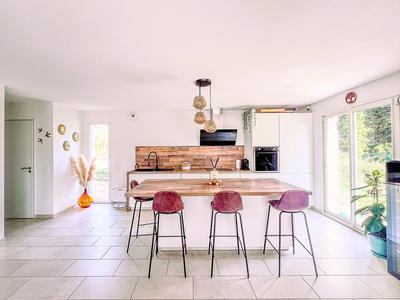 Maison - 140 m² - 5 pièces