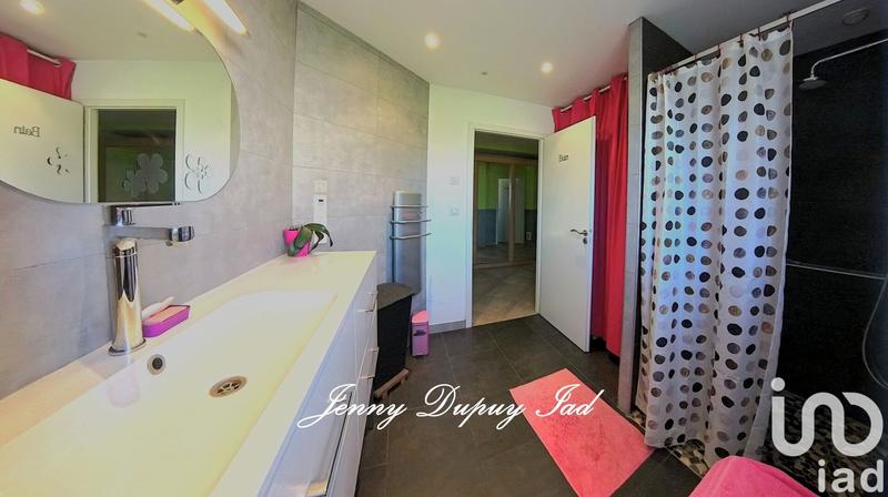 Maison de maîtres - 208 m² - 8 pièces