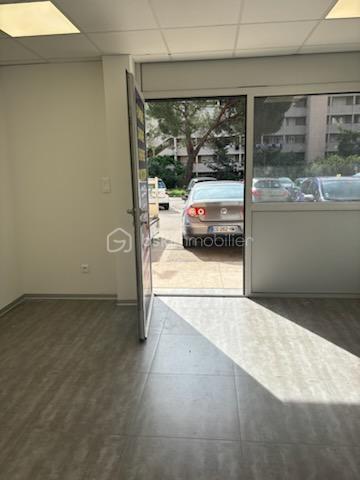 Local d'activité / Entrepôt - 140 m² - 3 pièces