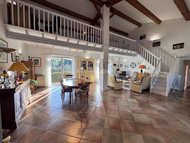 Maison - 190 m² - 6 pièces