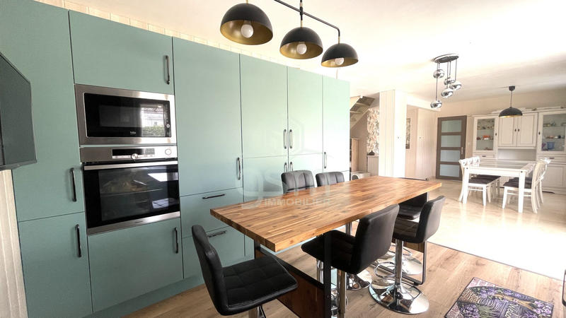 Maison contemporaine - 169 m² - 7 pièces