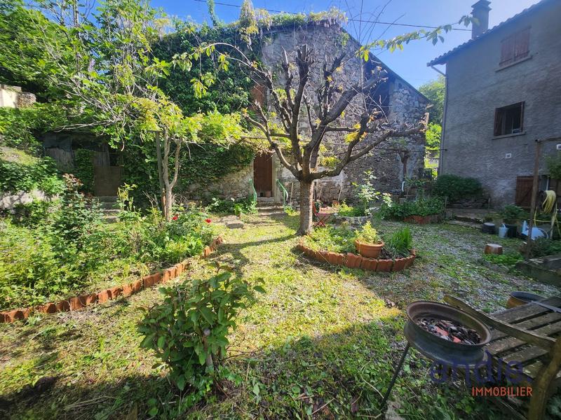 Maison - 186 m² - 8 pièces