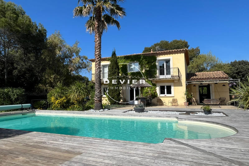 Maison - 180 m² - 6 pièces