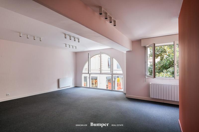 Bureau - 102 m² - 5 pièces