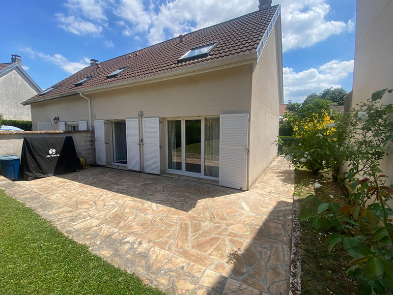 Maison - 75 m² - 5 pièces