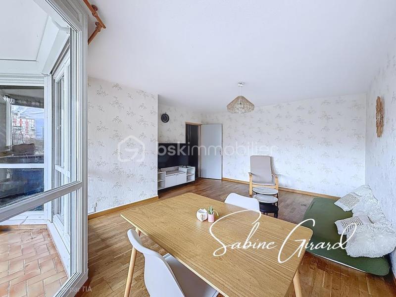 Appartement - 94 m² - 4 pièces