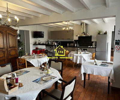 Maison - 210 m² - 8 pièces