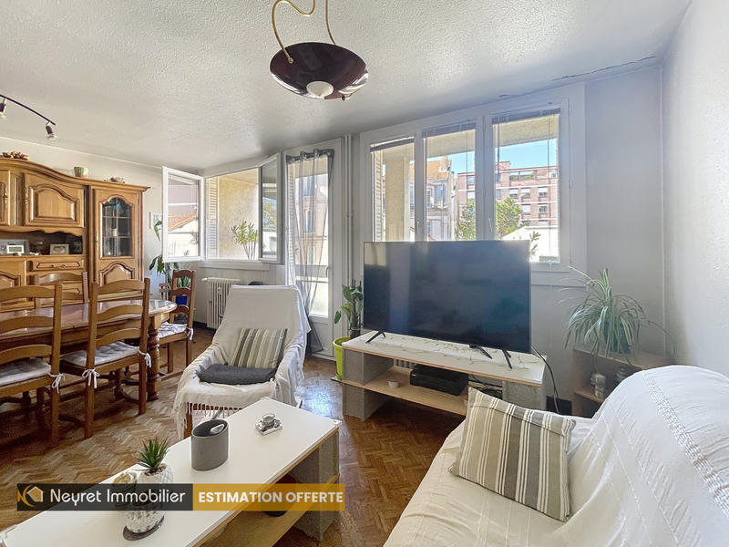 Appartement - 125 m² - 6 pièces