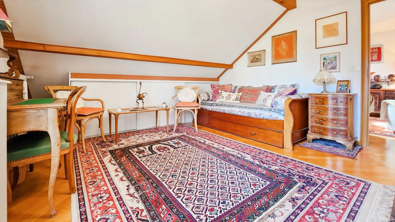 Maison - 241 m² - 7 pièces