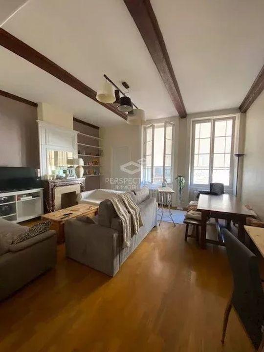 Appartement - 94 m² - 4 pièces