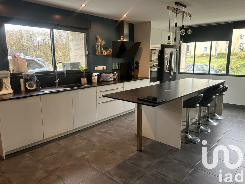 Maison - 217 m² - 7 pièces