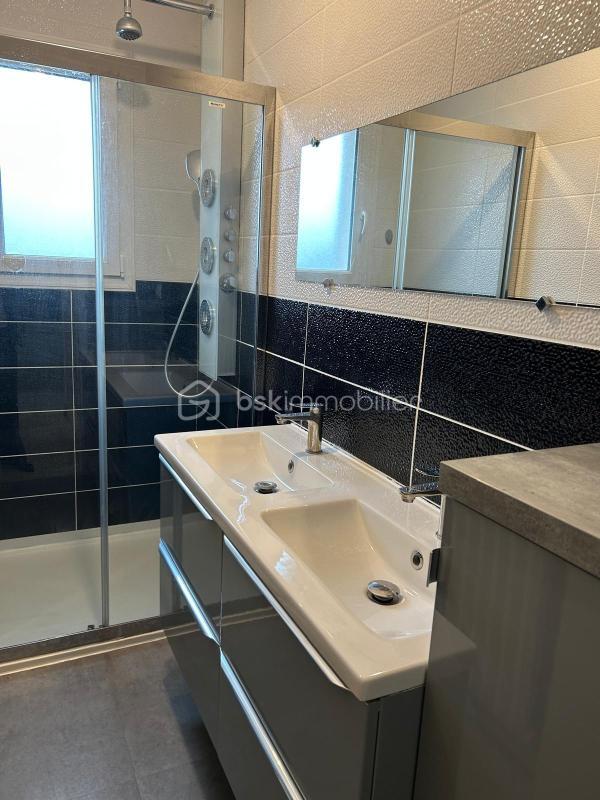 Pavillon - 130 m² - 7 pièces