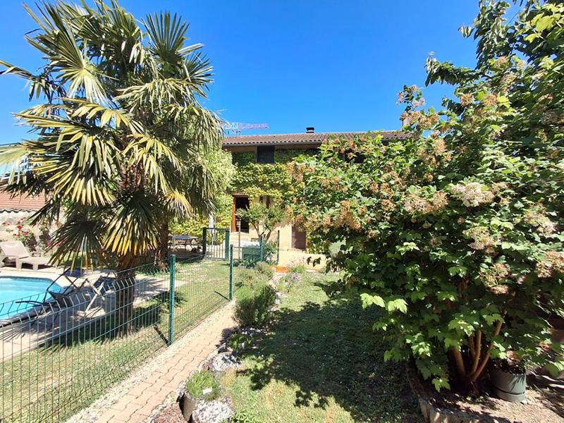 Maison - 260 m² - 6 pièces