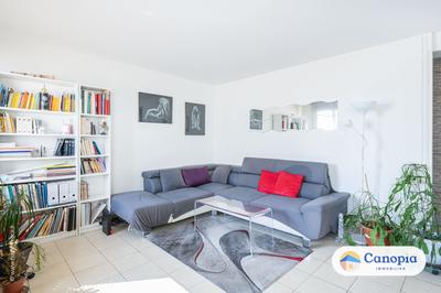 Appartement - 75 m² - 3 pièces