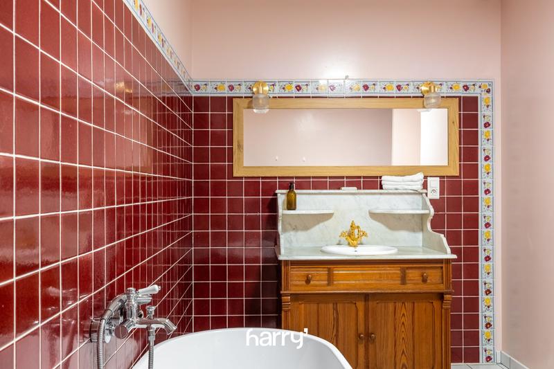 Bastide - 410 m² - 11 pièces