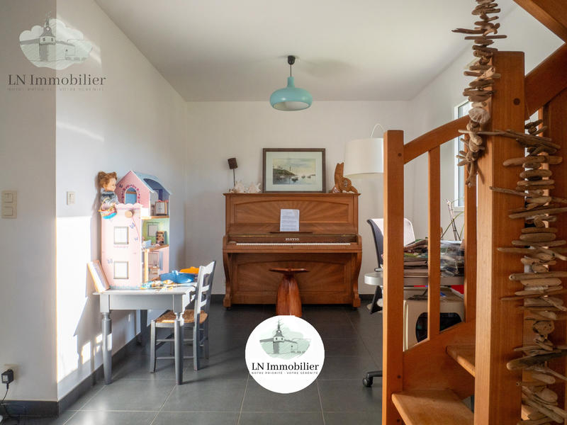 Maison - 93 m² - 5 pièces