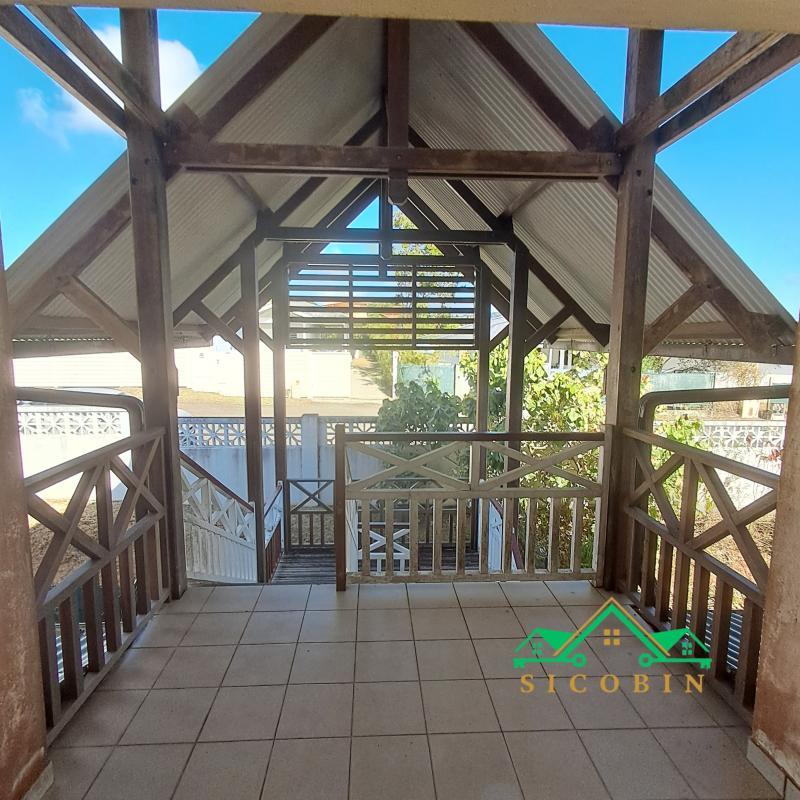 Appartement - 72 m² - 4 pièces