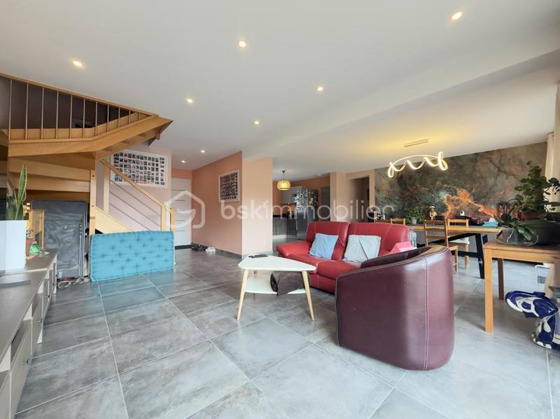 Maison - 146 m² - 6 pièces