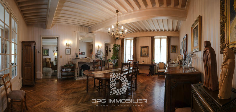 Propriété - 445 m² - 24 pièces