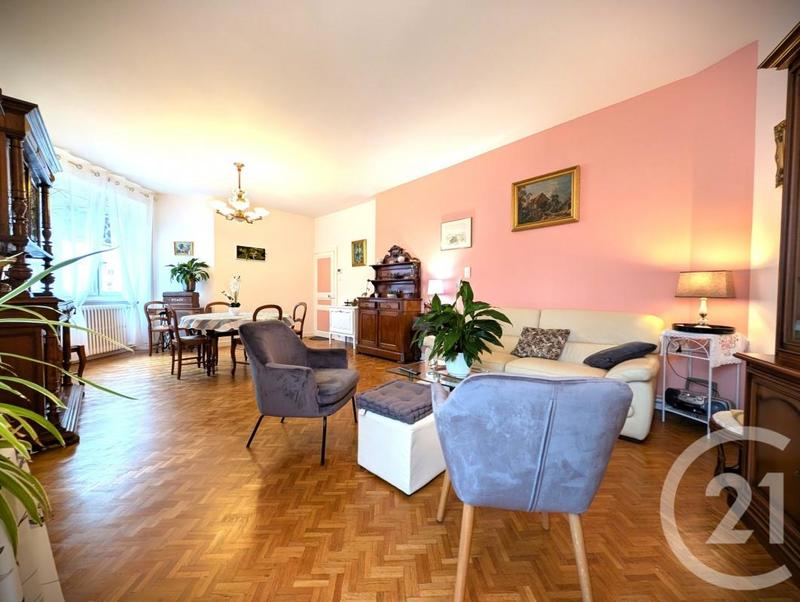 Maison - 198 m² - 8 pièces