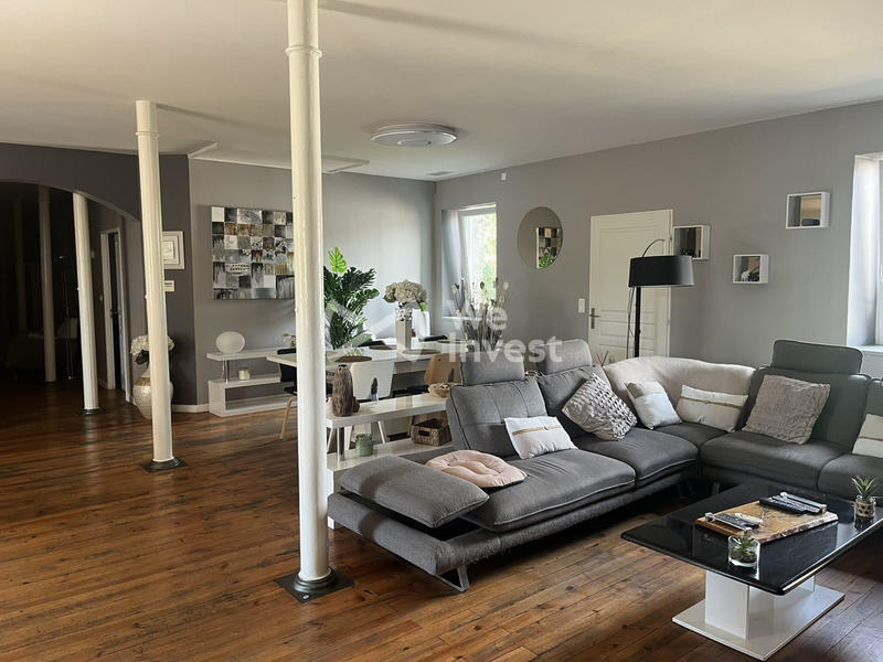 Maison - 300 m² - 6 pièces