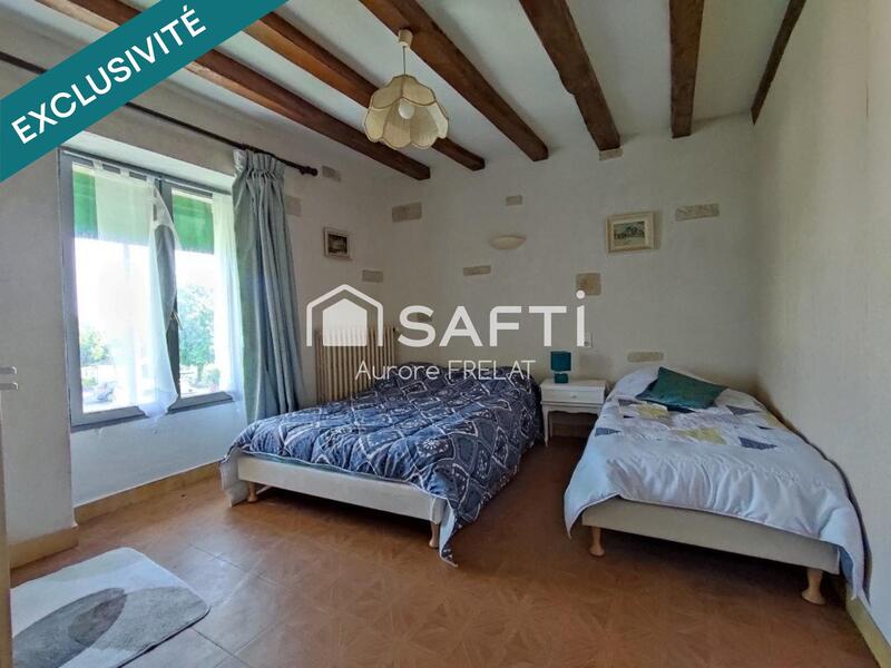 Maison - 270 m² - 10 pièces