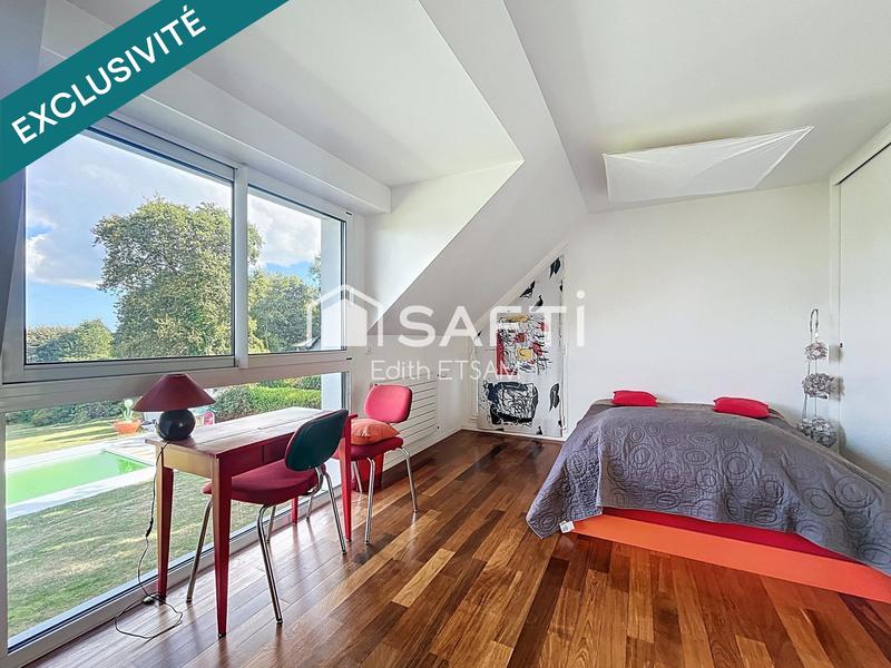 Maison - 237 m² - 7 pièces