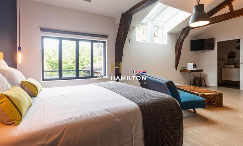 Propriété - 363 m² - 10 pièces