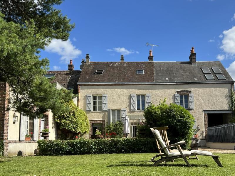 Maison - 154 m² - 9 pièces