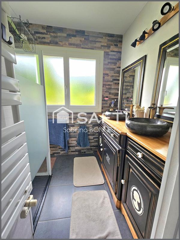 Maison - 212 m² - 7 pièces