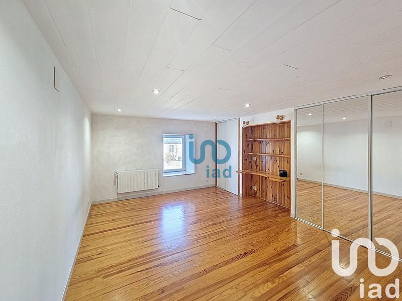 Maison - 203 m² - 7 pièces