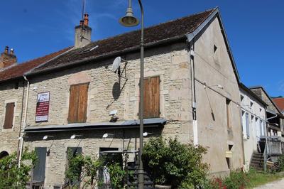 Maison de village - 271 m² - 11 pièces