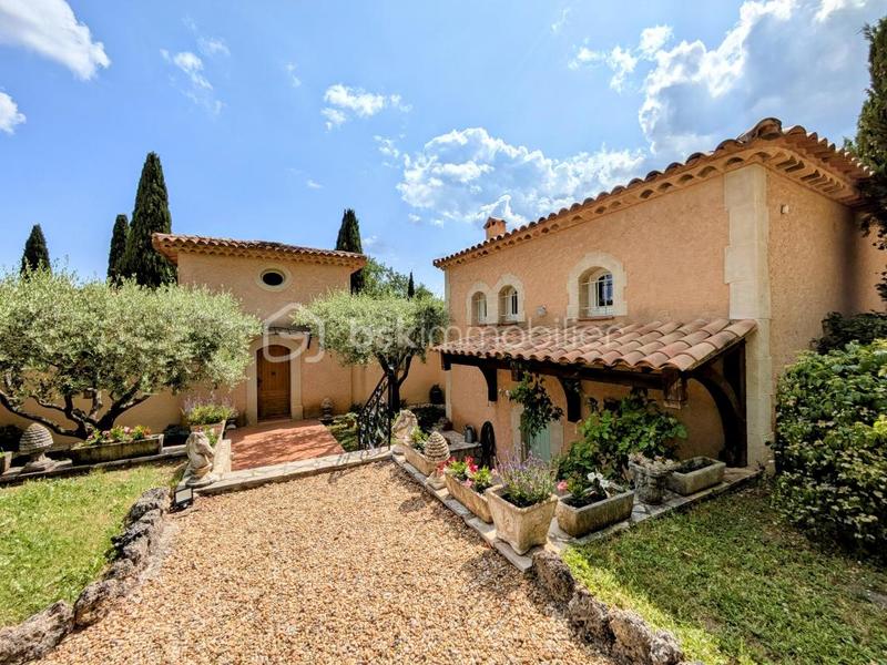 Propriété - 314 m² - 10 pièces