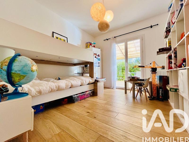 Maison - 180 m² - 7 pièces