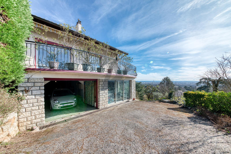 Maison - 320 m² - 7 pièces