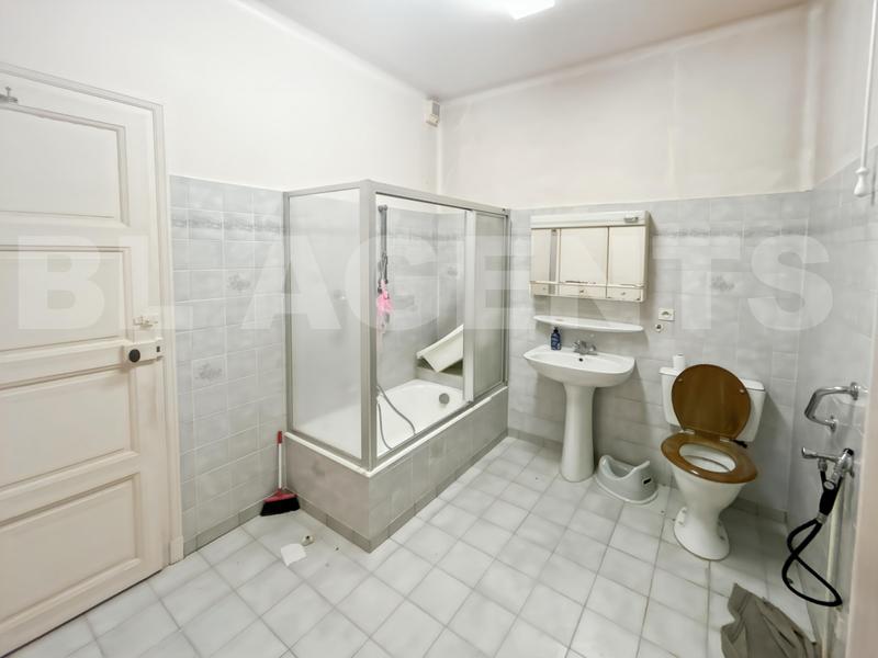 Maison de ville - 263 m² - 9 pièces