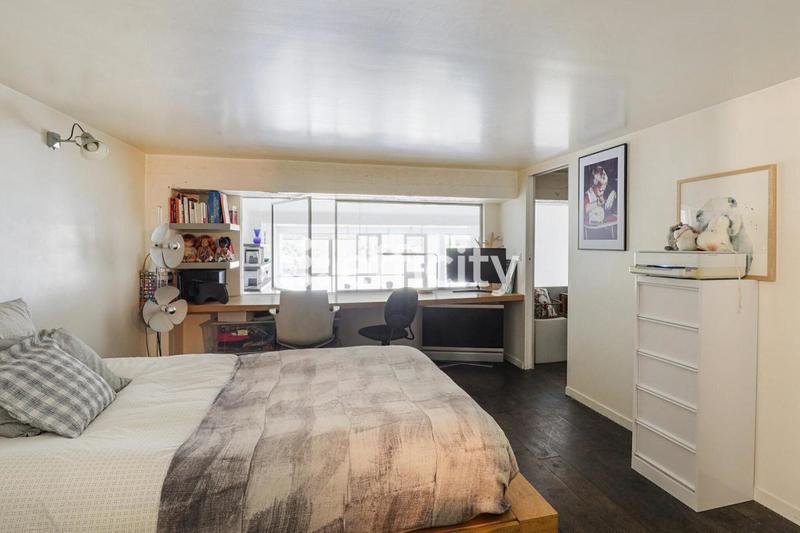 Loft - 196 m² - 5 pièces