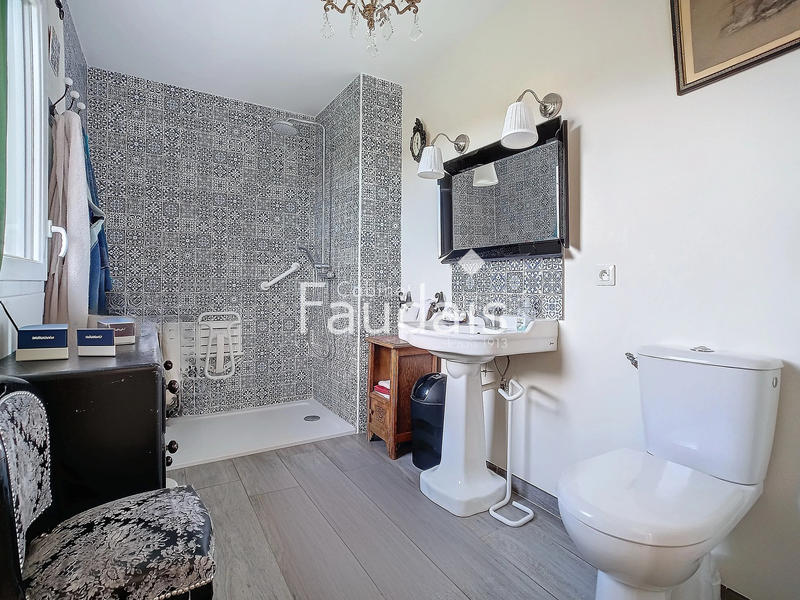 Maison de village - 286 m² - 14 pièces