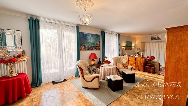 Maison - 253 m² - 8 pièces