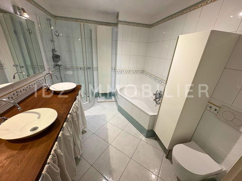 Appartement - 98 m² - 4 pièces