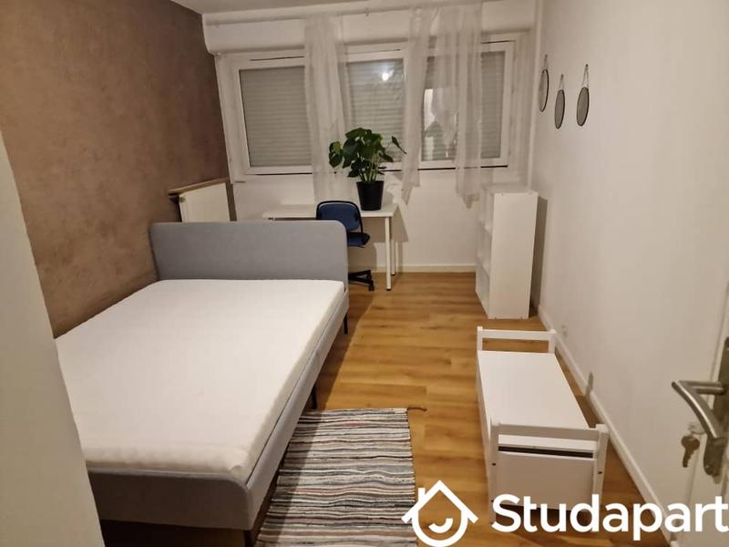 Chambre - 10 m² - 1 pièce