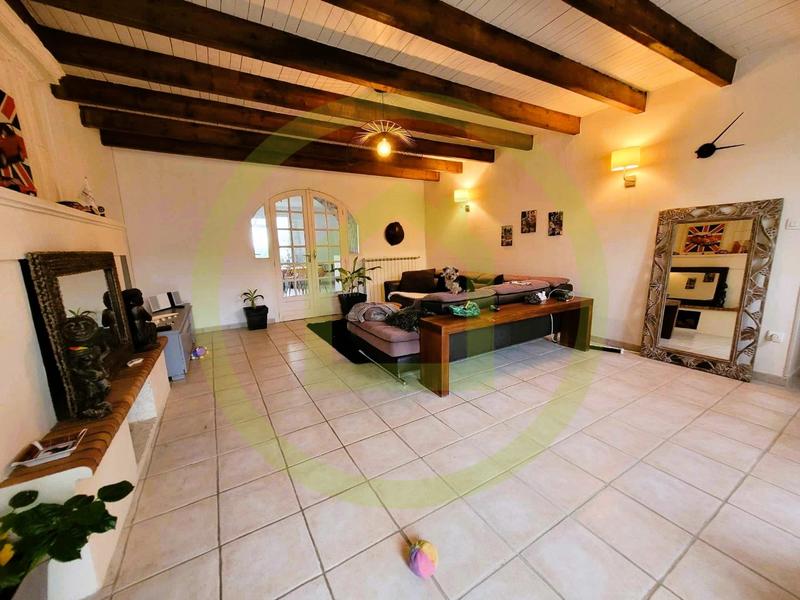 Maison - 236 m² - 7 pièces