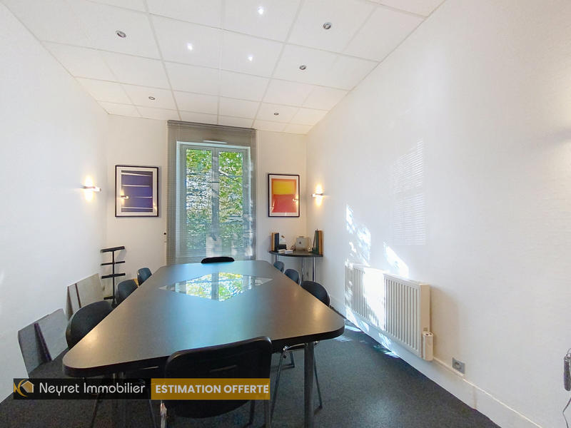 Maison - 320 m² - 10 pièces