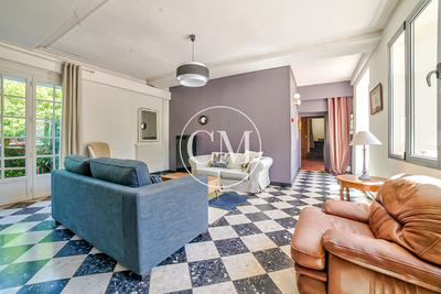 Maison - 278 m² - 8 pièces