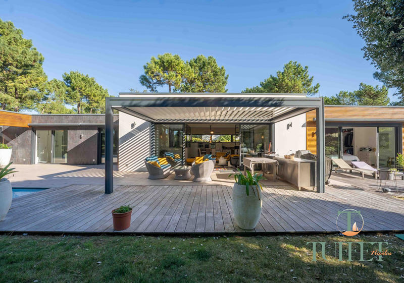 Villa - 238 m² - 5 pièces