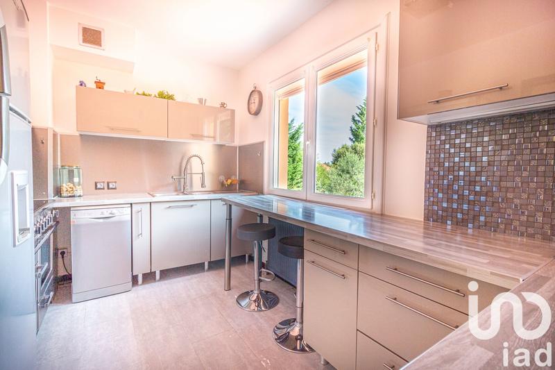 Maison - 220 m² - 6 pièces