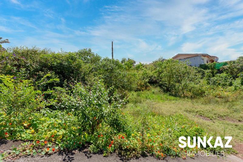 Terrain constructible - 739 m²