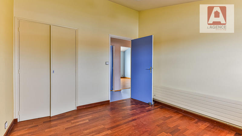 Maison - 290 m² - 12 pièces