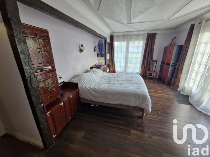 Maison - 560 m² - 10 pièces