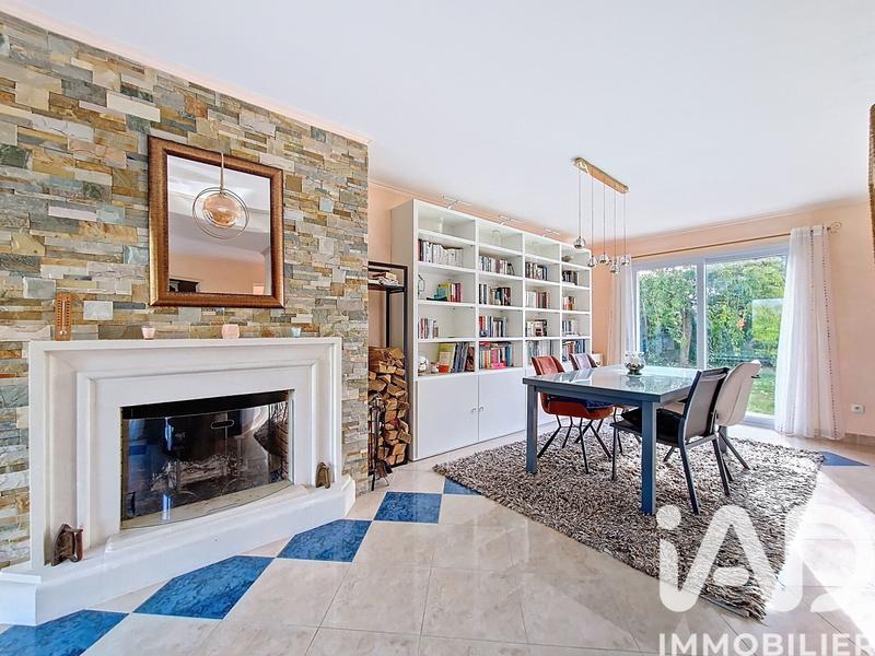 Maison - 177 m² - 7 pièces